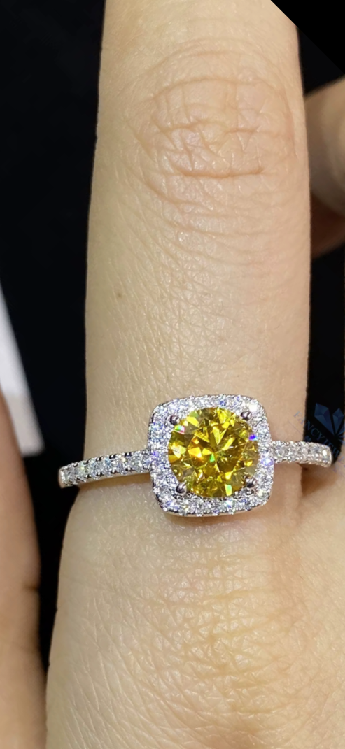 Moissanite Gemstone Ring