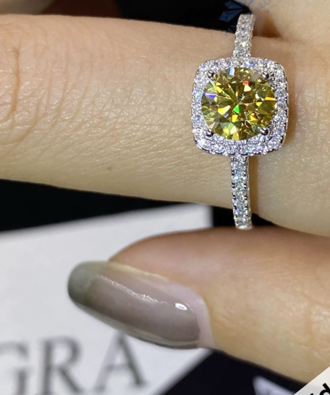 Moissanite Gemstone Ring