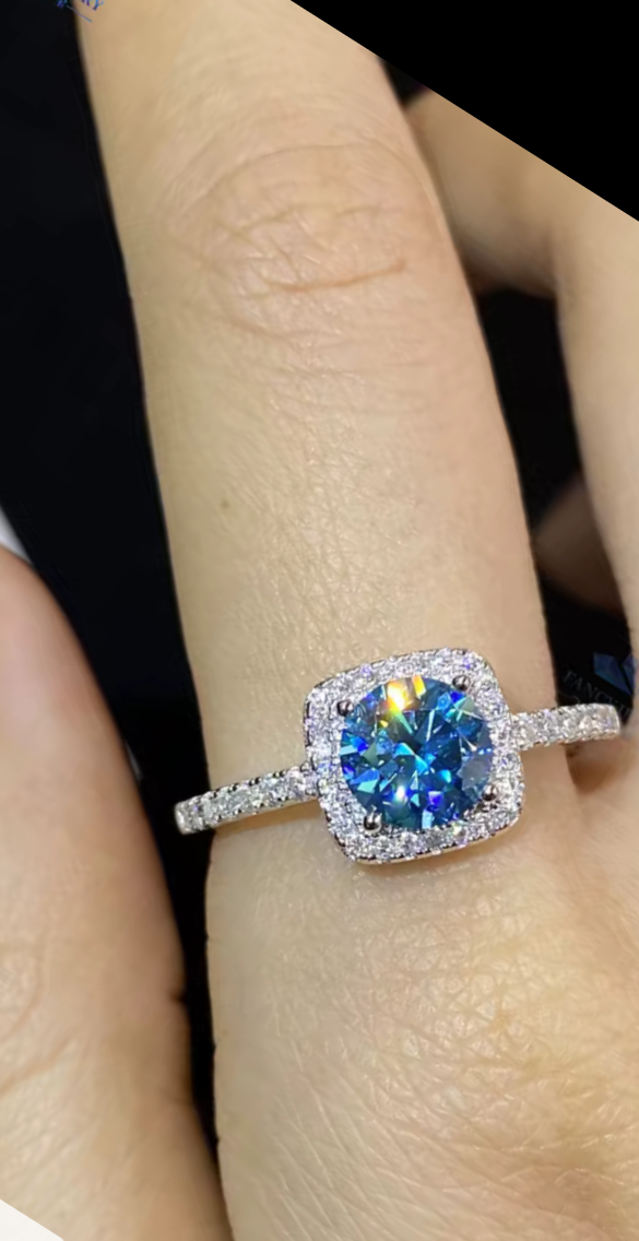 Moissanite Gemstone Ring